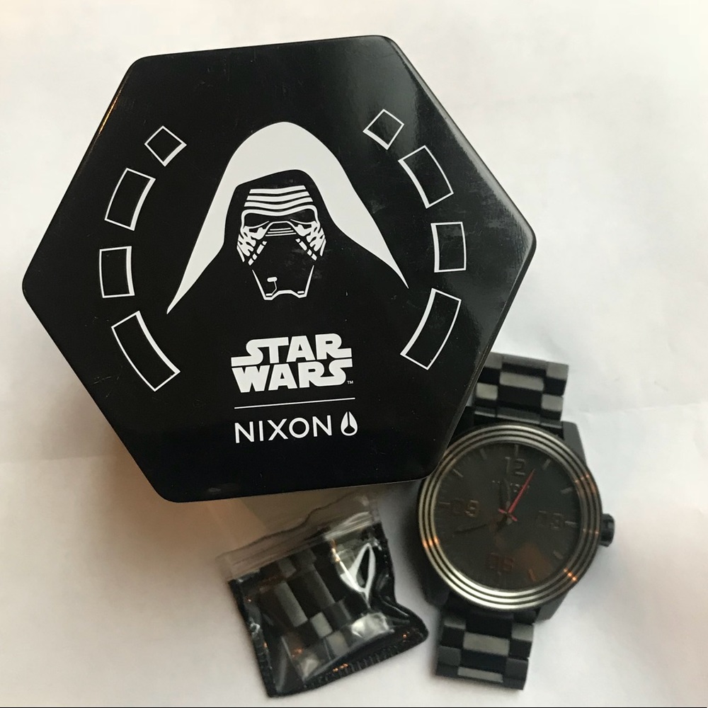 🖤STAR WARS collectors item Black Nixon Watch
